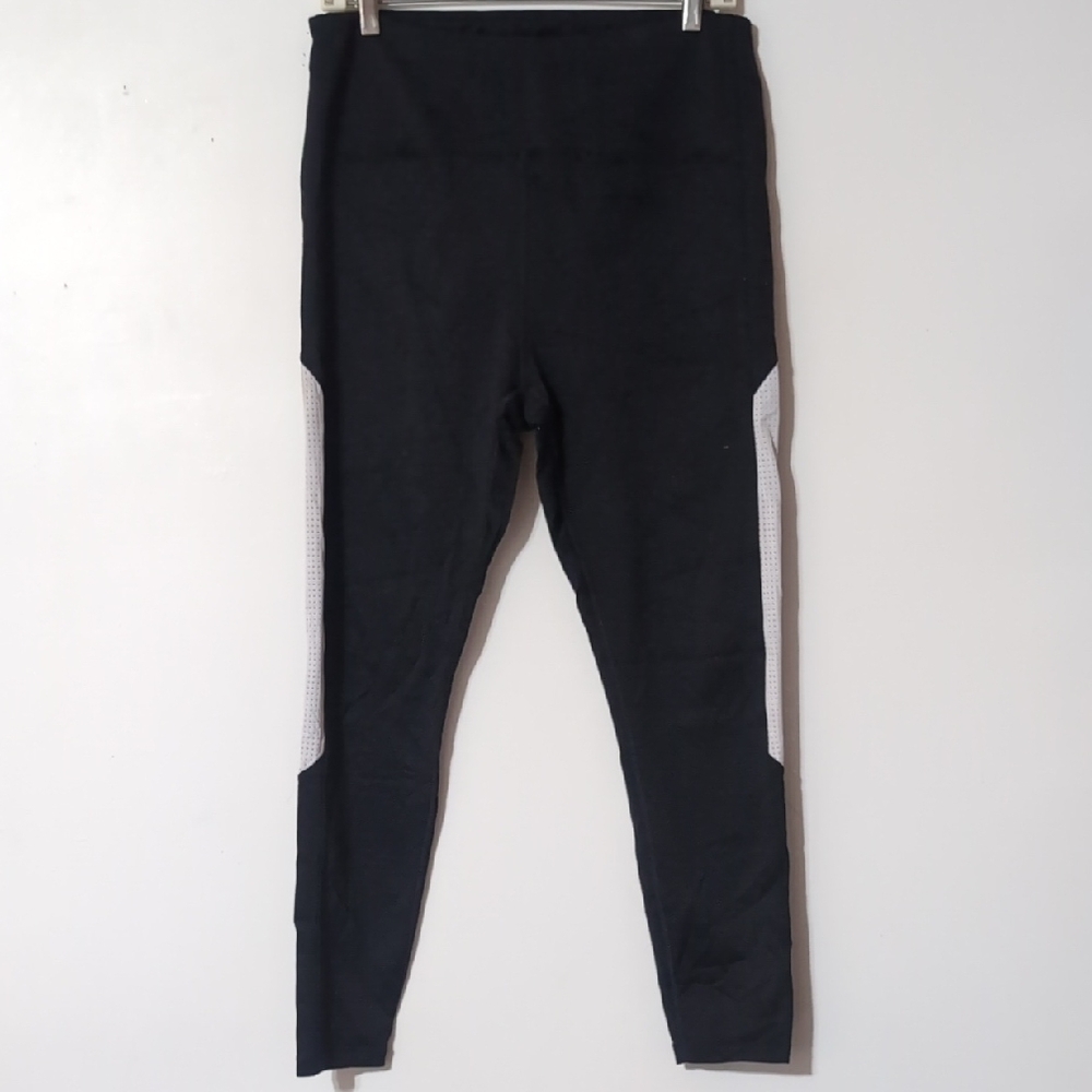 Zyia Black and White Leggings